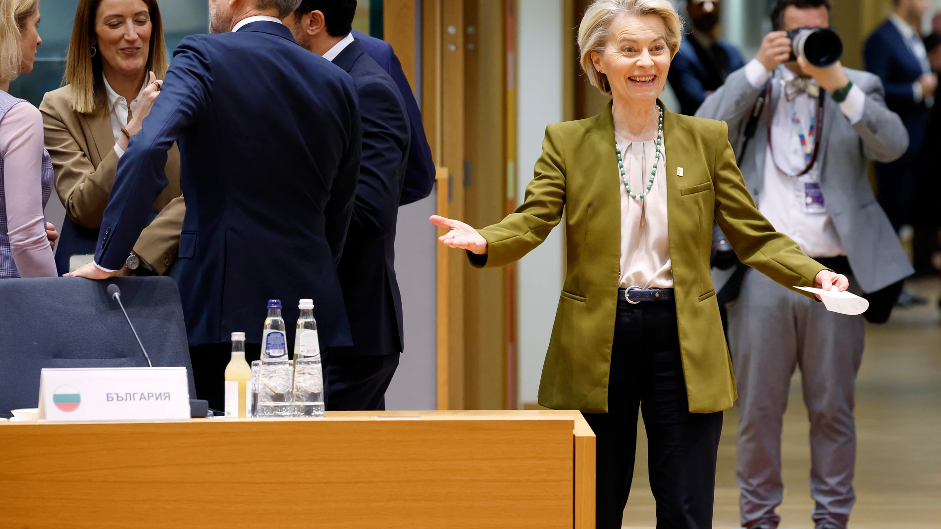 European Commission President Ursula von der Leyen, center, arrives for a round table meeting at an EU summit in Brussels, Thursday, March 20, 2025. (AP Photo/Omar Havana)