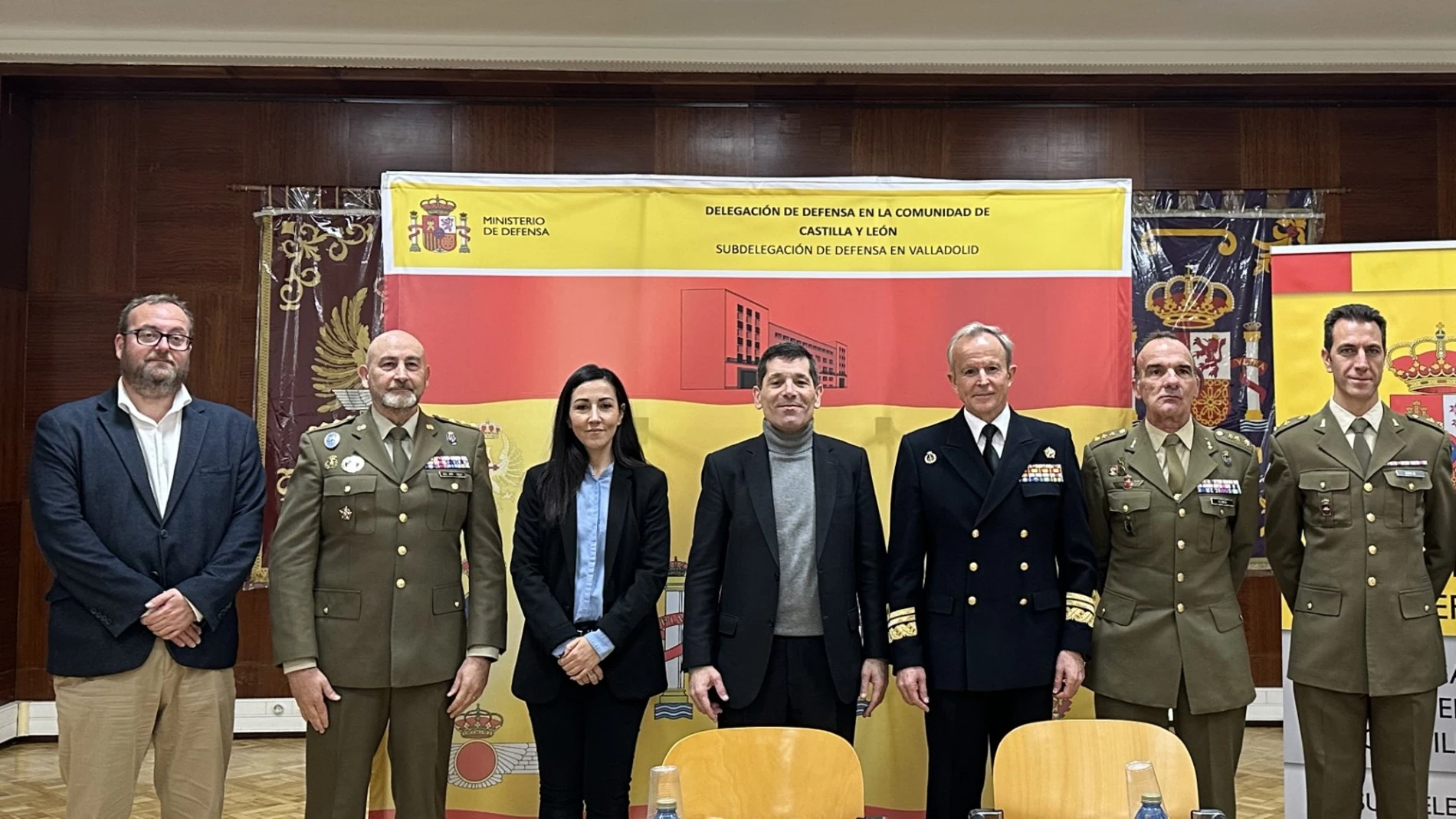 La reunión, celebrada en la Delegación de Defensa de Castilla y León, ha estado presidida por el Vicealmirante Romasanta Pavón y ha contado con la asistencia de representantes del Ministerio de Defensa, el Coronel Luis Ángel de Río y el Teniente Coronel Gonzalo Bermejo, por parte de la Delegación de Defensa de Castilla y León, el Coronel Joaquín Blanco, Delegado de Defensa en la Comunidad, y el Comandante Jose Munté, que ha ejercido de secretario de la comisión, y en representación de la Fundación EXECyL han estado presentes su presidente, Paco Hevia, su vicepresidente, Julio Casado, y su directora, Susana Aguado