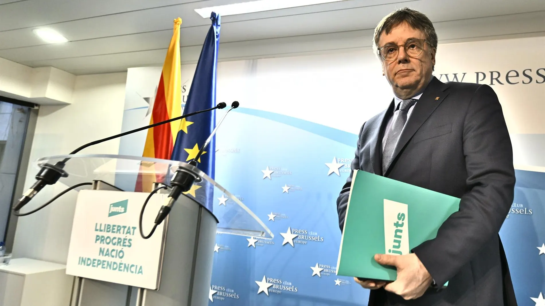 Puigdemont ironiza para responder a Illa: Cataluña "no será el motor de los trenes, imagino"