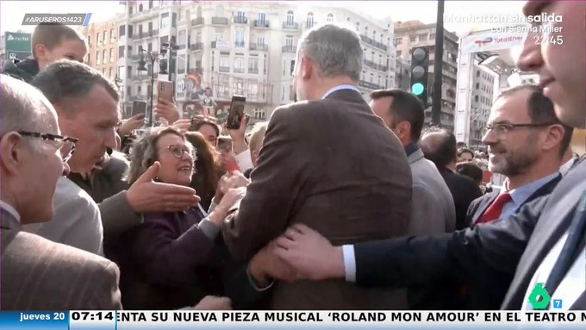 "Imagina que lleva un cuchillo": Alfonso Arús señala el importante error del escolta de Felipe VI en Valencia
