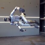 Por primera vez, un robot humanoide realiza una compleja maniobra como esta. 
