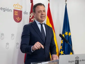 Rueda de prensa de Marcos Ortuño MURCIA, 20/03/2025.- El consejero de Presidencia y Portavoz del Ejecutivo de Murcia, Marcos Ortuño, durante la rueda de prensa que ha ofrecido para informar de las decisiones tomadas en reunión del Consejo de Gobierno, este jueves en el Palacio de San Esteban. EFE/Marcial Guillén