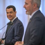 El presidente de la Junta de Andalucía, Juanma Moreno, visita Aragón y se reúne con Azcón 