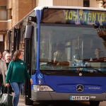 La Iglesia arranca el bus Línea 105 para mostrar su labor y pedir marcar la X de la Renta