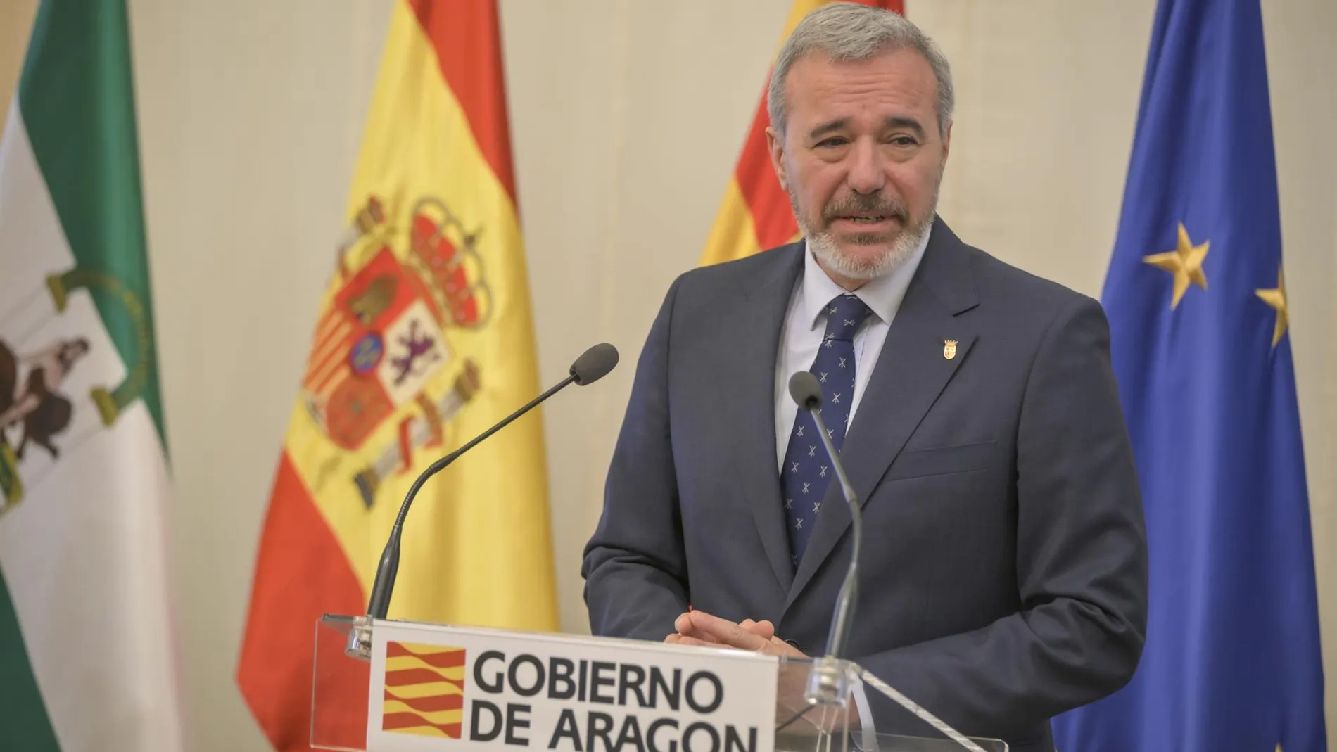 Azcón dice que Sánchez "es incompetente e irresponsable" y pretende que las comunidades resuelvan la crisis de Canarias
