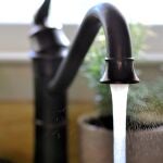 ¿Te ha subido la factura del agua? Cinco medidas para ahorrar