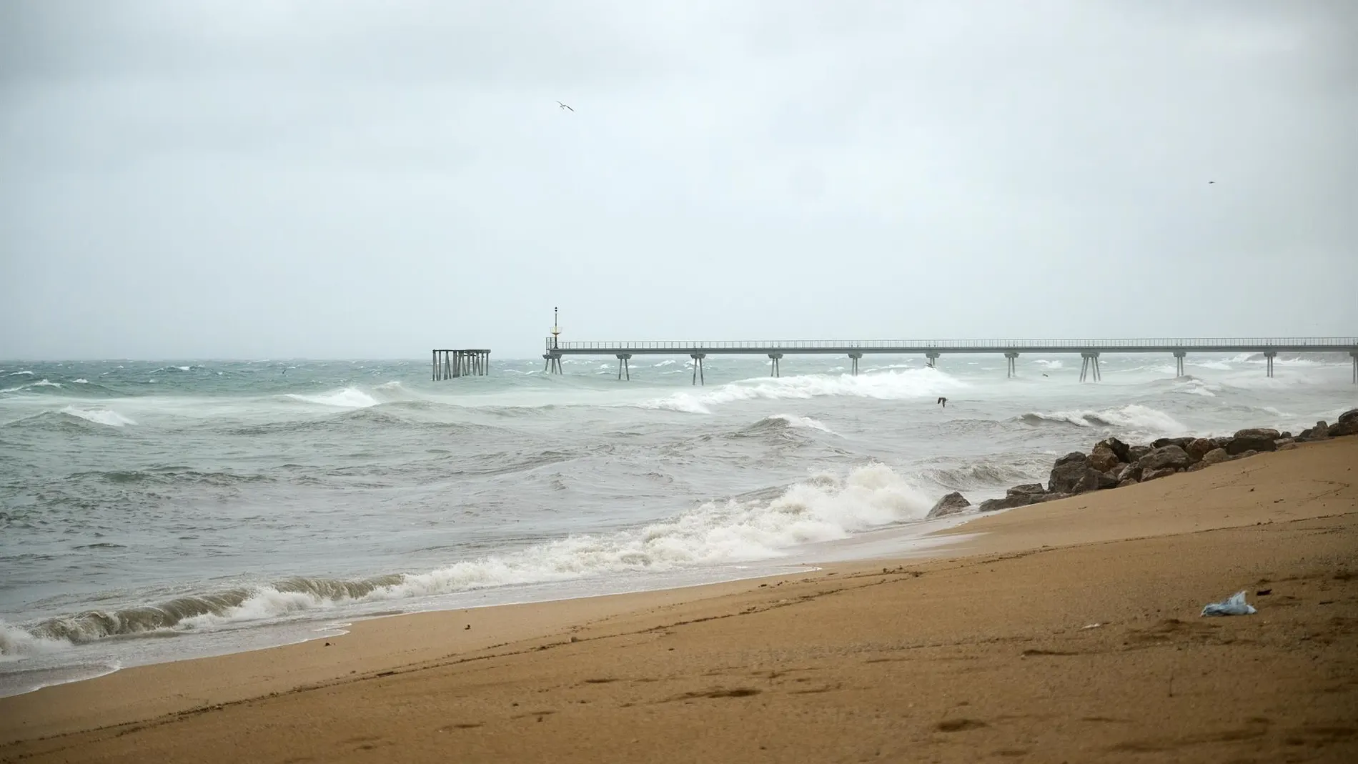 La borrasca Martinho pondrá hoy en aviso a la mitad de España por viento, lluvia, nieve y olas
