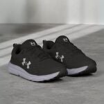 Estas zapatillas de correr de Under Armour están casi regaladas y muchos ya las tienen en el carrito