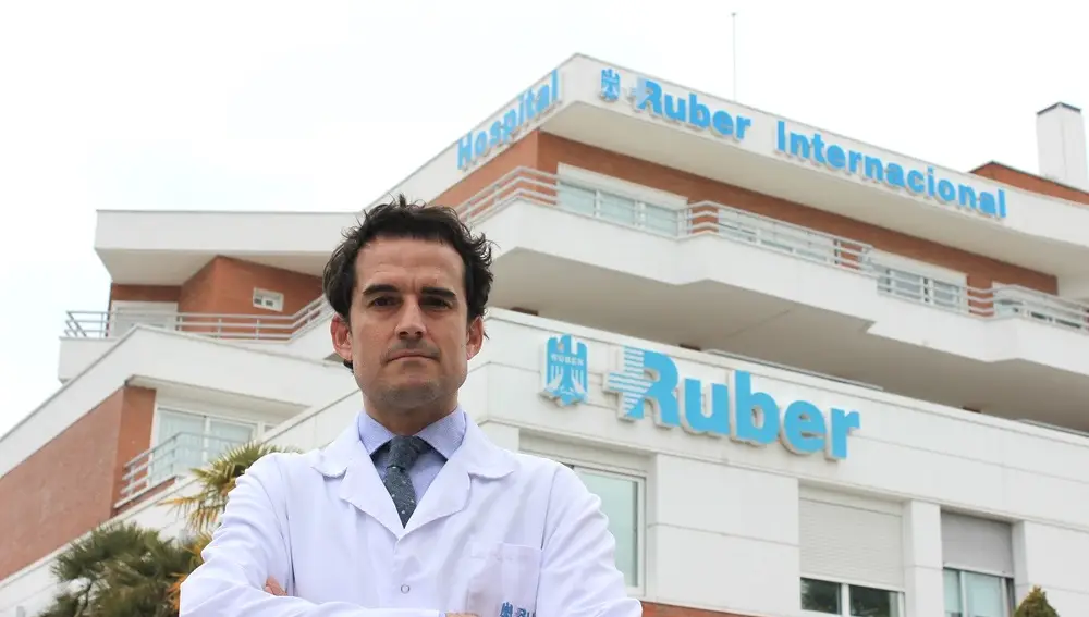 Dr. César Casado, Jefe de la Unidad de Cirugía Plástica del Hospital Ruber Internacional