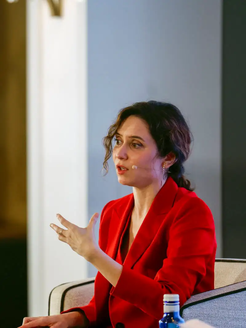 La presidenta de la Comunidad de Madrid, Isabel Díaz Ayuso durante un desayuno informativo
