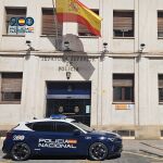 La Policía pilla in situ a dos jóvenes que robaban un taller de motos en Murcia