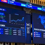La Bolsa española sube el 0,76 % y supera los 13.400 puntos pendiente de guerra comercial