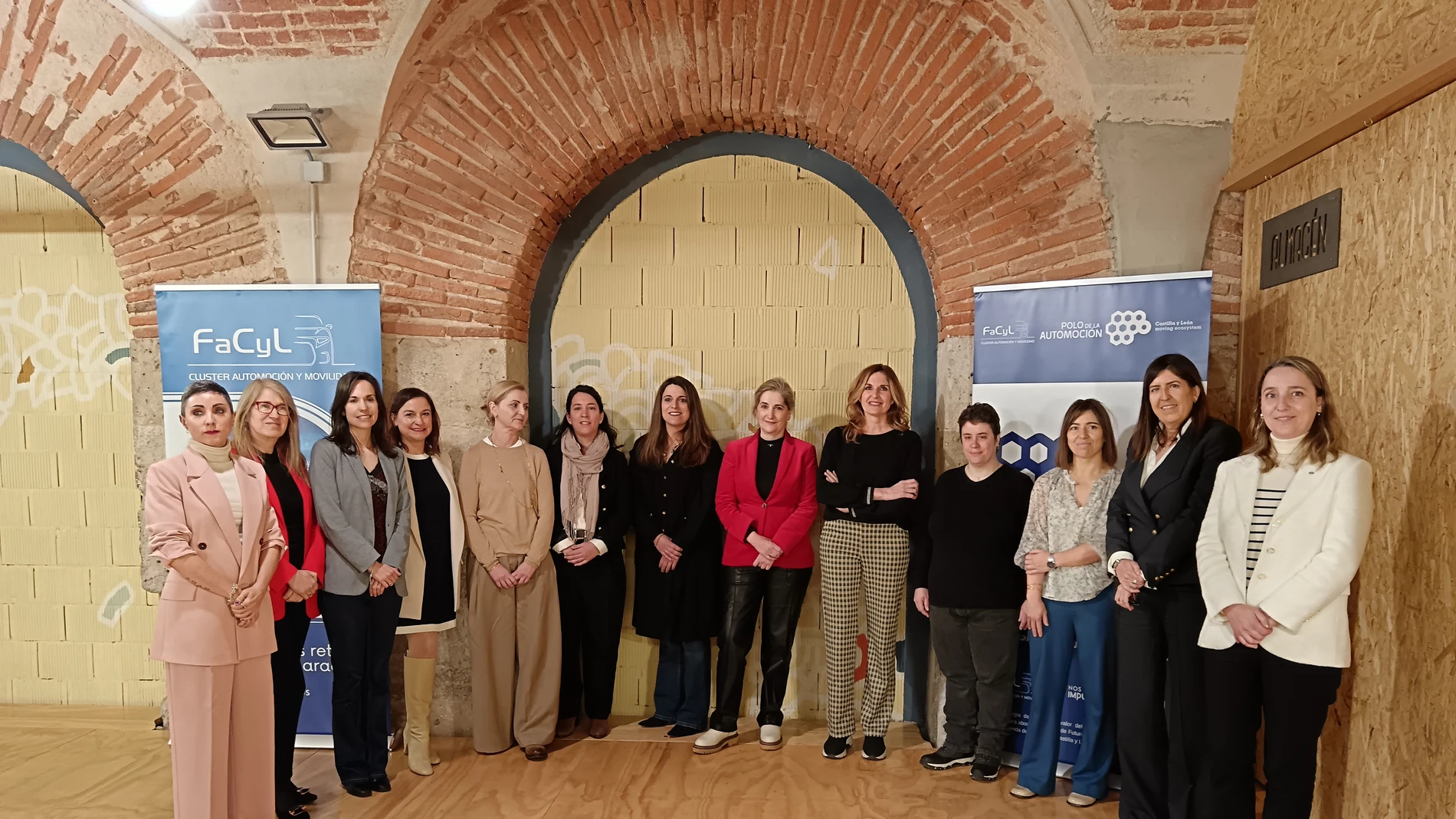 Foto de familia de las participantes en esta jornada