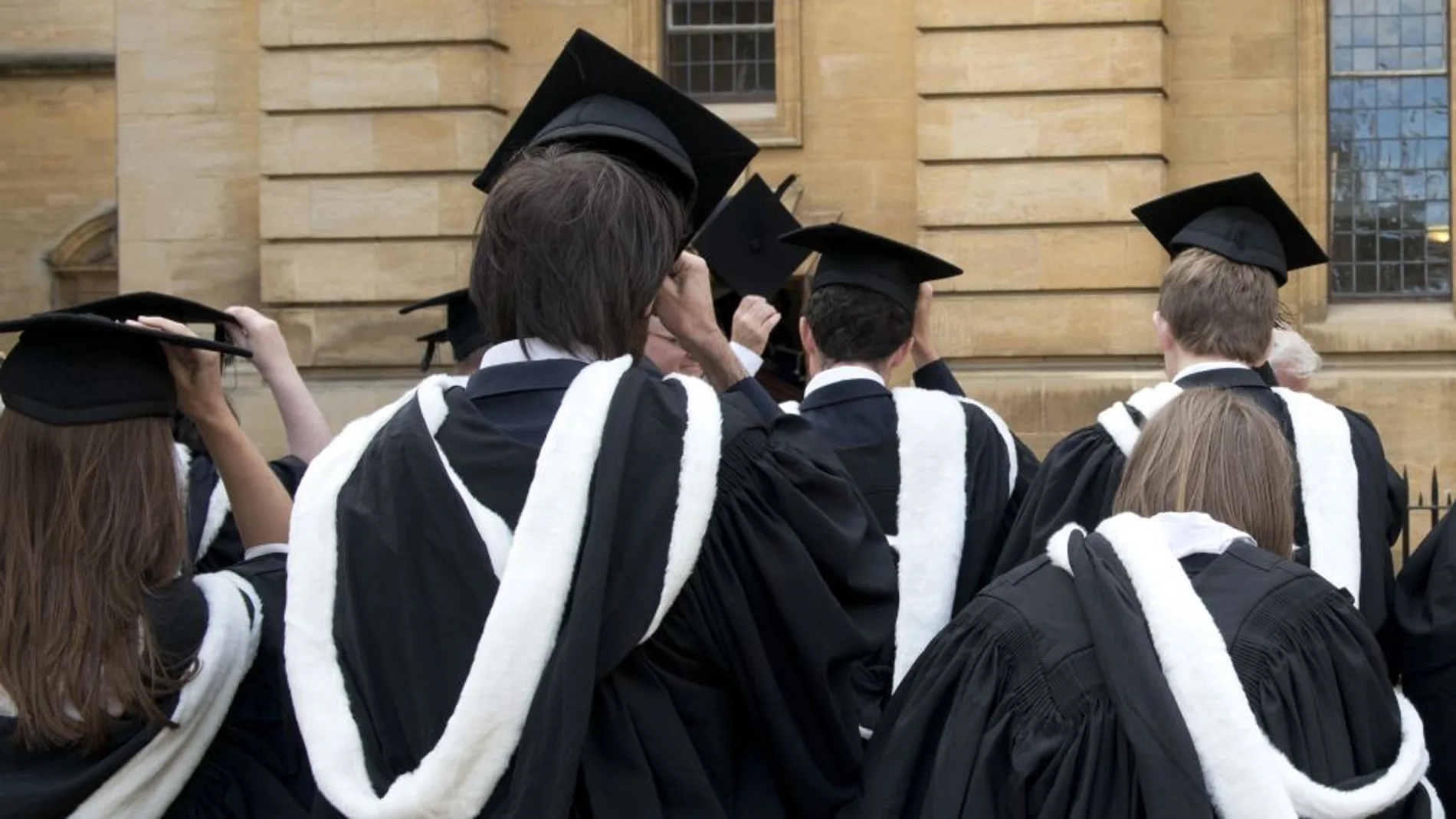 La Universidad de Oxford quiere cambiar el latín para hacerlo “inclusivo” y adaptarlo a las personas no binarias