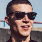 Hawkers ha hecho su propia versión de las ''Wayfarer'' de Ray Ban y están hoy al 65%