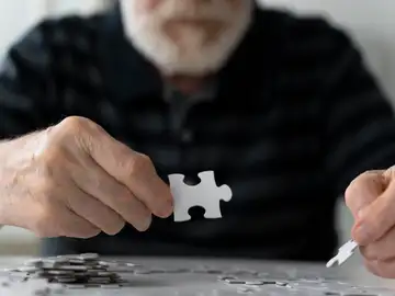 La pérdida de memoria reciente es una de las características de la enfermedad de Alzheimer La pérdida de memoria reciente es una de las características de la enfermedad de Alzheimer