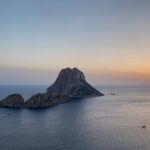 El islote des Vedrà, uno de los lugares más turísticos de Ibiza