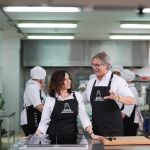 Isabel Díaz Ayuso cocinará para Telemadrid un menú con recetas de "toda la vida"