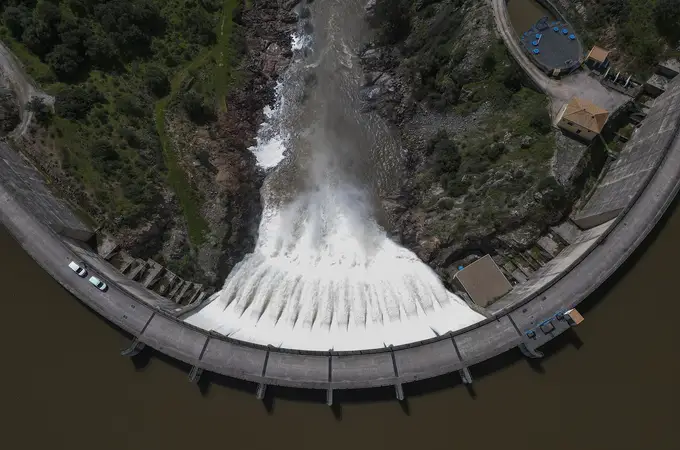 Regantes defienden la obra hídrica como escudo para el campo antes las danas Regantes defienden la obra hídrica como escudo para el campo antes las danas
