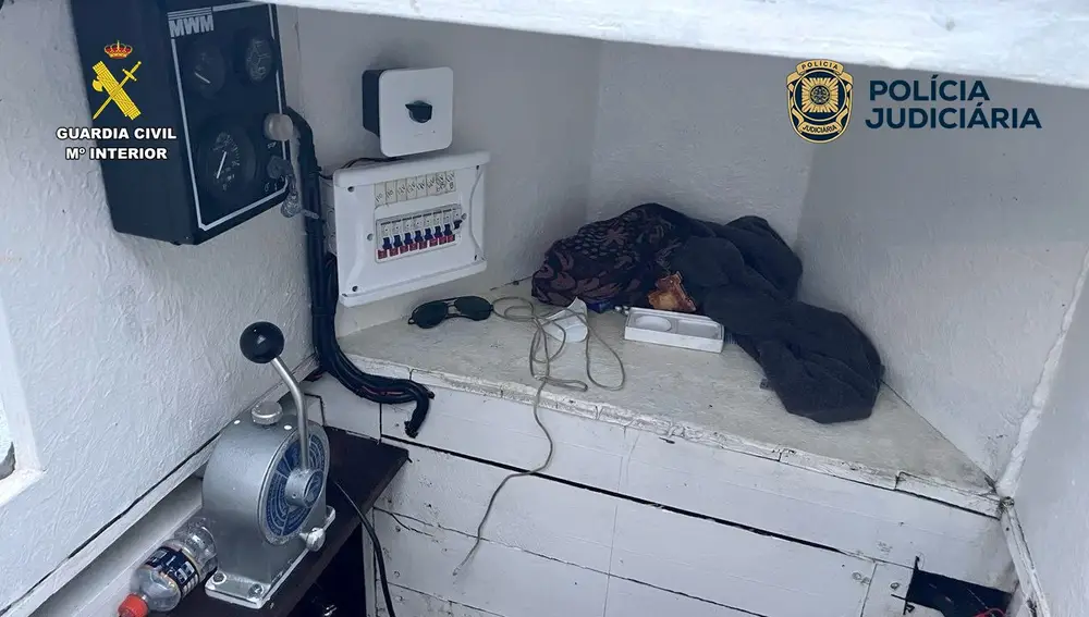 En el interior del mayor narcosubmarino de la historia: cocaína, radios y víveres