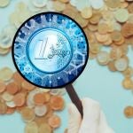 Un economista da su polémica opinión sobre la implantación del euro digital: “El objetivo de una moneda digital es el control”