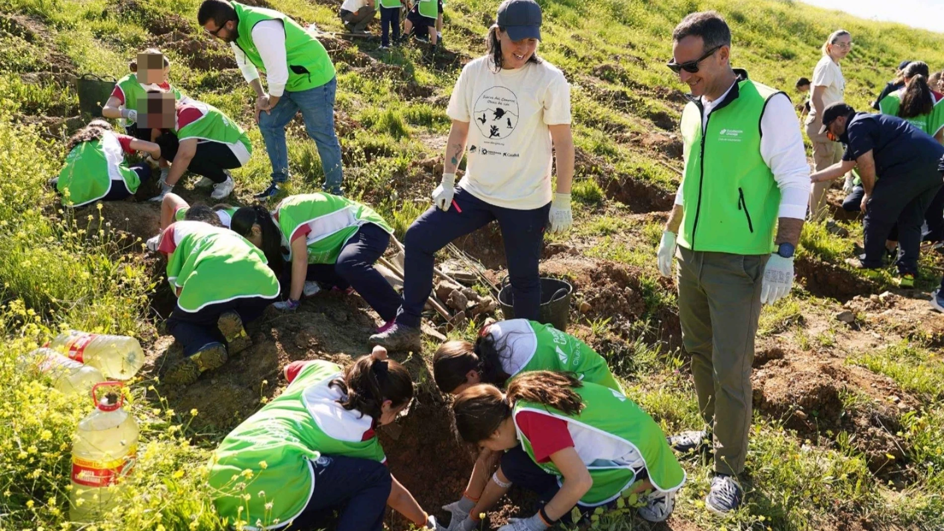 Fundación Unicaja plantará más de 6.500 árboles gracias a su campaña 'Un niñ@, un árbol'. REMITIDA / HANDOUT por FUNDACIÓN UNICAJA Fotografía remitida a medios de comunicación exclusivamente para ilustrar la noticia a la que hace referencia la imagen, y citando la procedencia de la imagen en la firma 27/03/2025