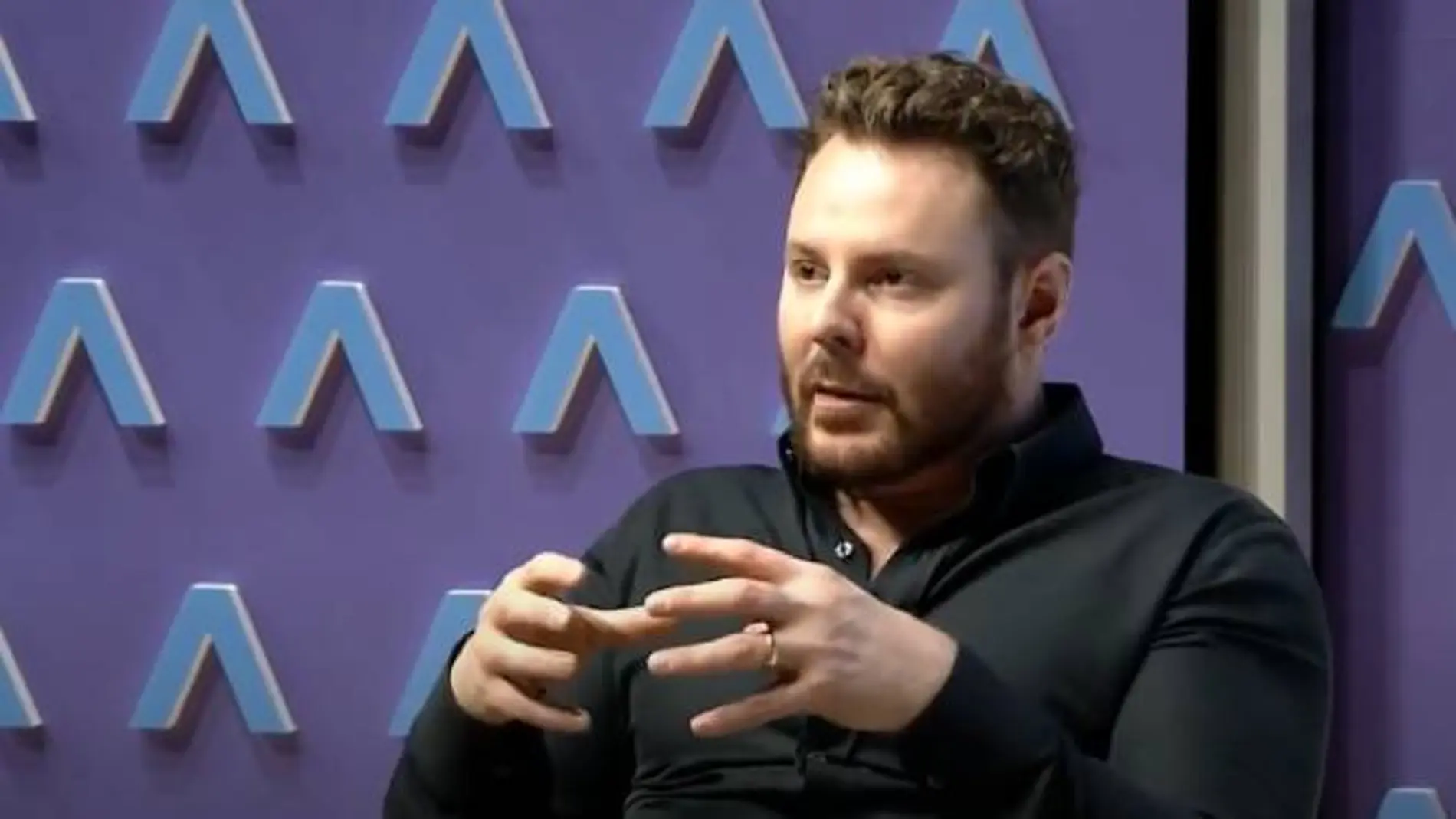 Sean Parker, primer presidente de Facebook, sobre redes sociales: ‘solo Dios sabe lo que le está haciendo al cerebro de nuestros hijos’.