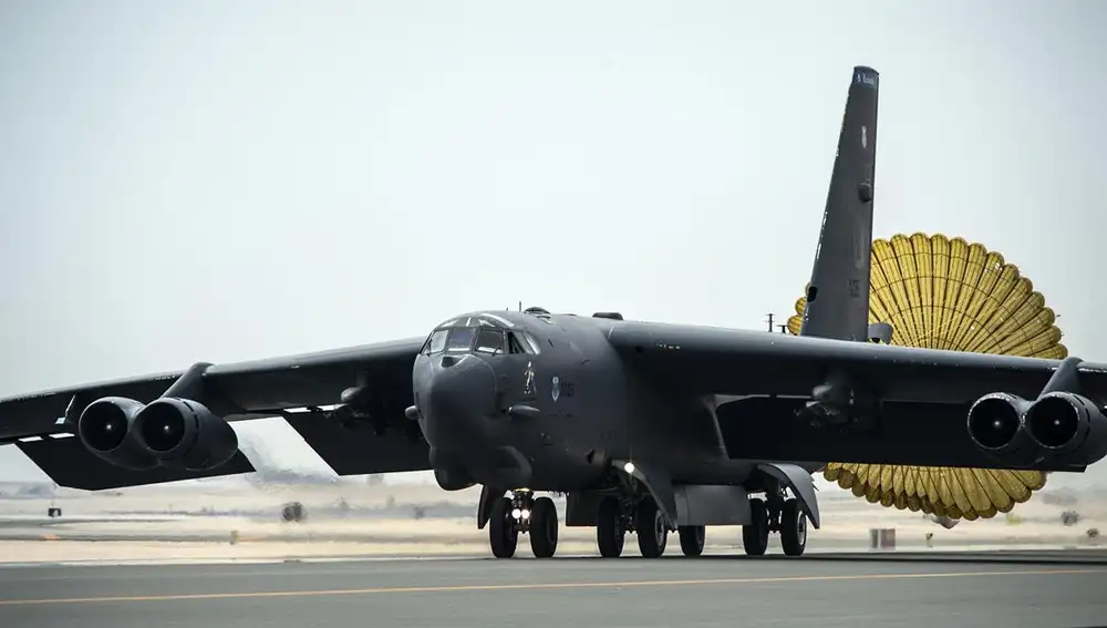 Bombardero estratégico B-52H Stratofortress de la 5.º Ala de Bombarderos.