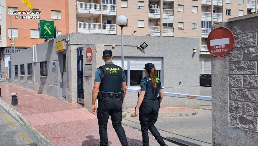 Alicante.- Sucesos.- La Guardia Civil detiene en Torrevieja a un prófugo vinculado al grupo criminal Vor V Zakone