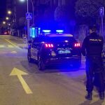 La multa por atacar a un policía y tener armas medievales en una bajera en Pamplona