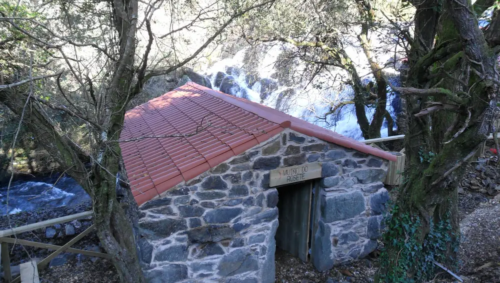Molino en la Fervenza de Castriz