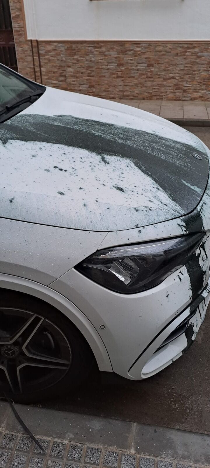 Pintura negra en el coche de la juez de Barbate