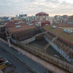 Cómo es La Model tras su abandono: la antigua cárcel de Barcelona que aún guarda secretos