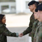 Margarita Robles acompaña a la ministra de Relaciones Exteriores de Letonia, Baiba Braze, en su visita a la base militar 'El Goloso'