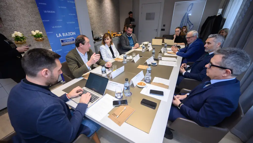 Vicente Pizcueta, José Manuel Camarero, Tono Franco, Javier Vallés, Alicia Martí y José F. Mancebo