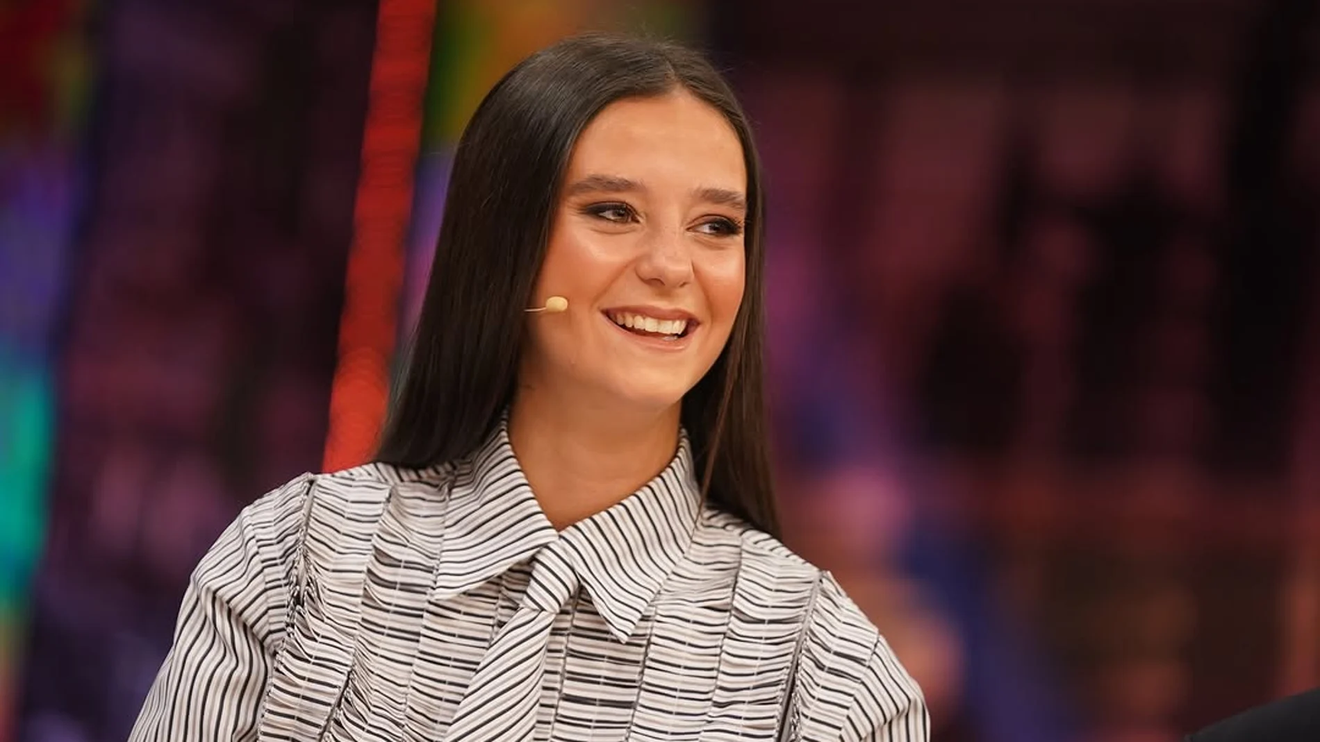 Victoria Federica con camisa y corbata.