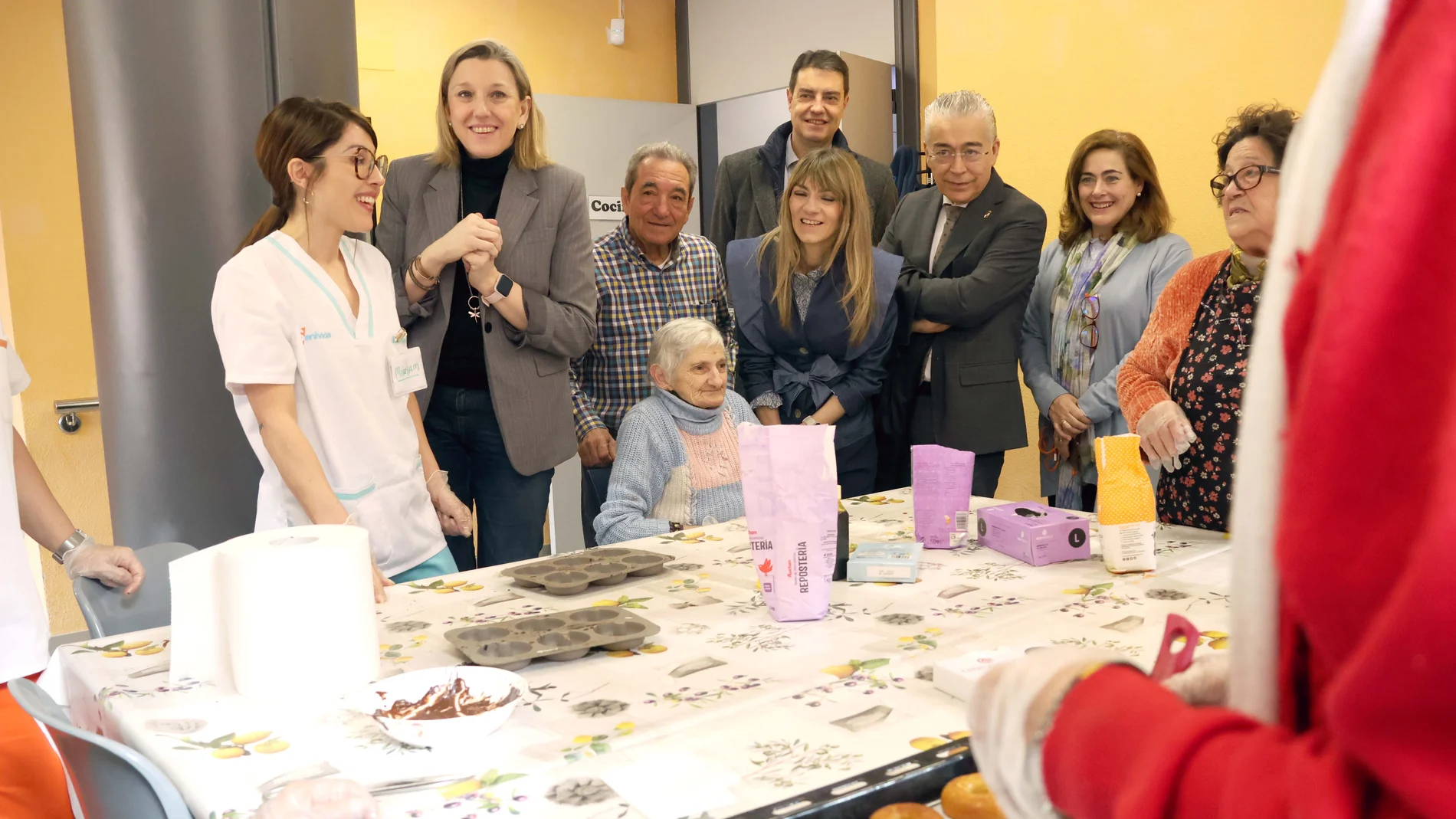 La vicepresidenta Isabel Blanco visita el Centro de Día Burgos III