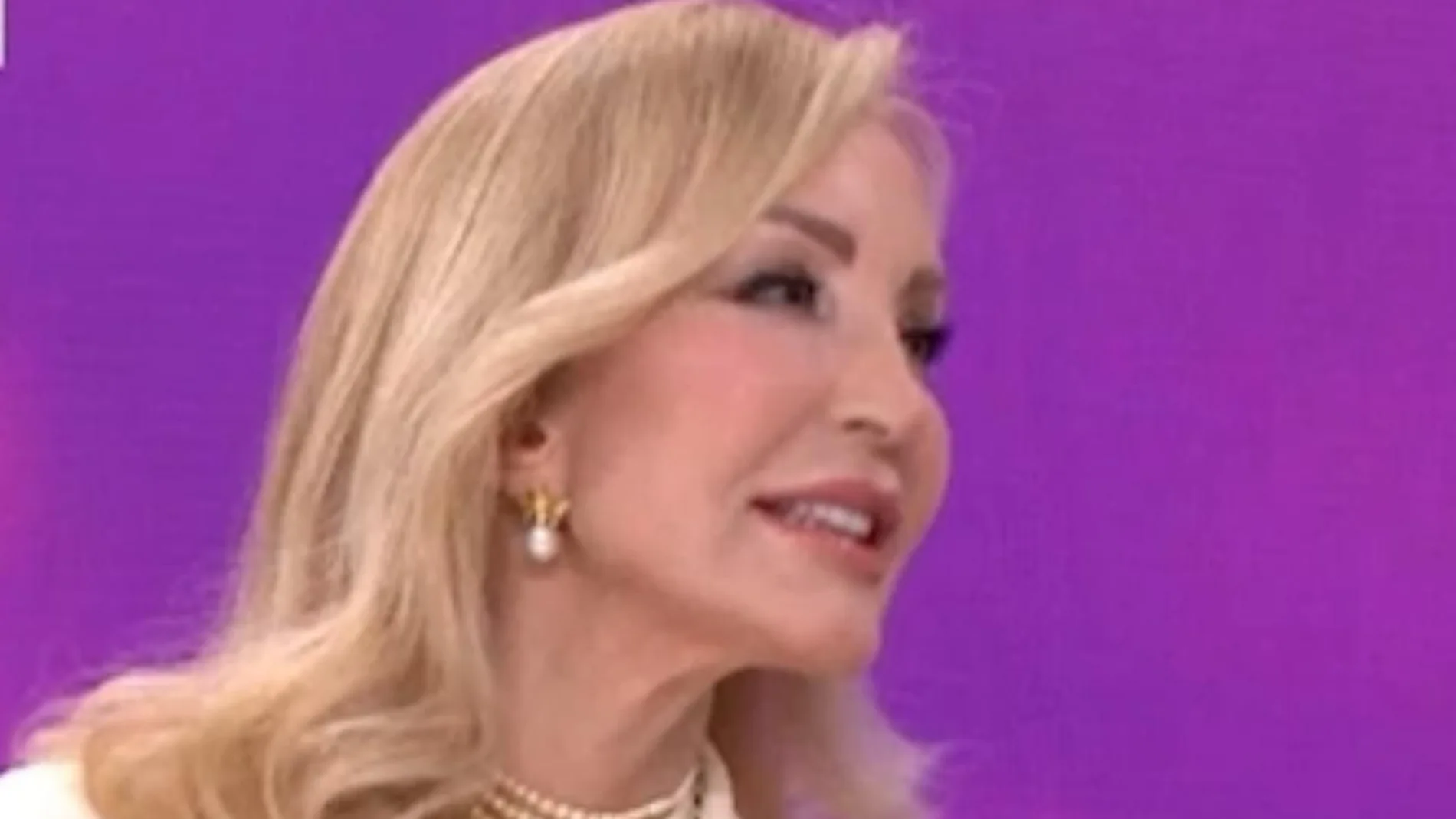 Carmen Lomana