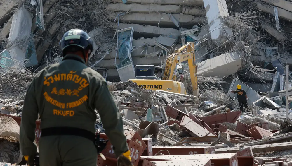 A 7.7 magnitude earthquake hits Myanmar, tremors felt in neighboring Thailand