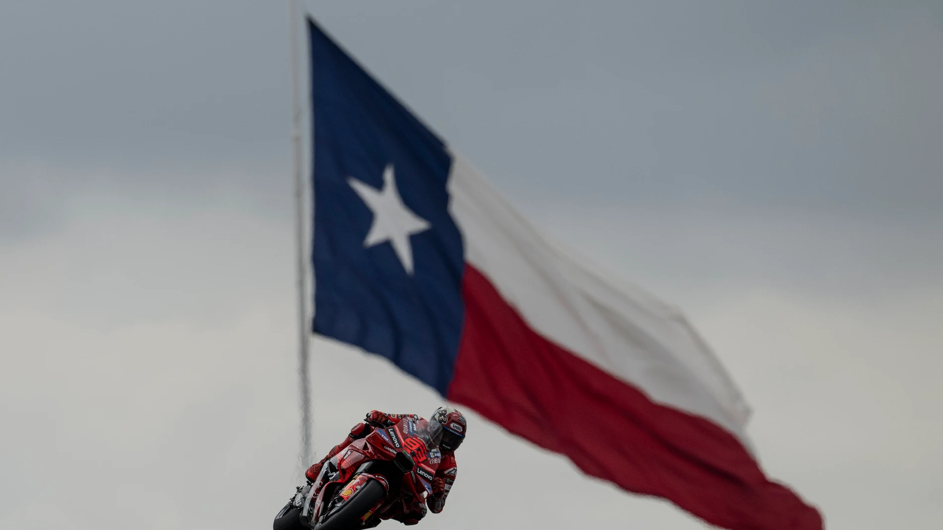 93 MARQUEZ Marc (spa), Ducati Lenovo Team, Ducati Desmosedici GP25, action during the 2025 MotoGP Red Bull Grand Prix of The Americas on Circuit Of The Americas from March 28 to 30, 2025 in Austin, United States - Photo Studio Milagro / DPPIAFP7 28/03/2025 ONLY FOR USE IN SPAIN