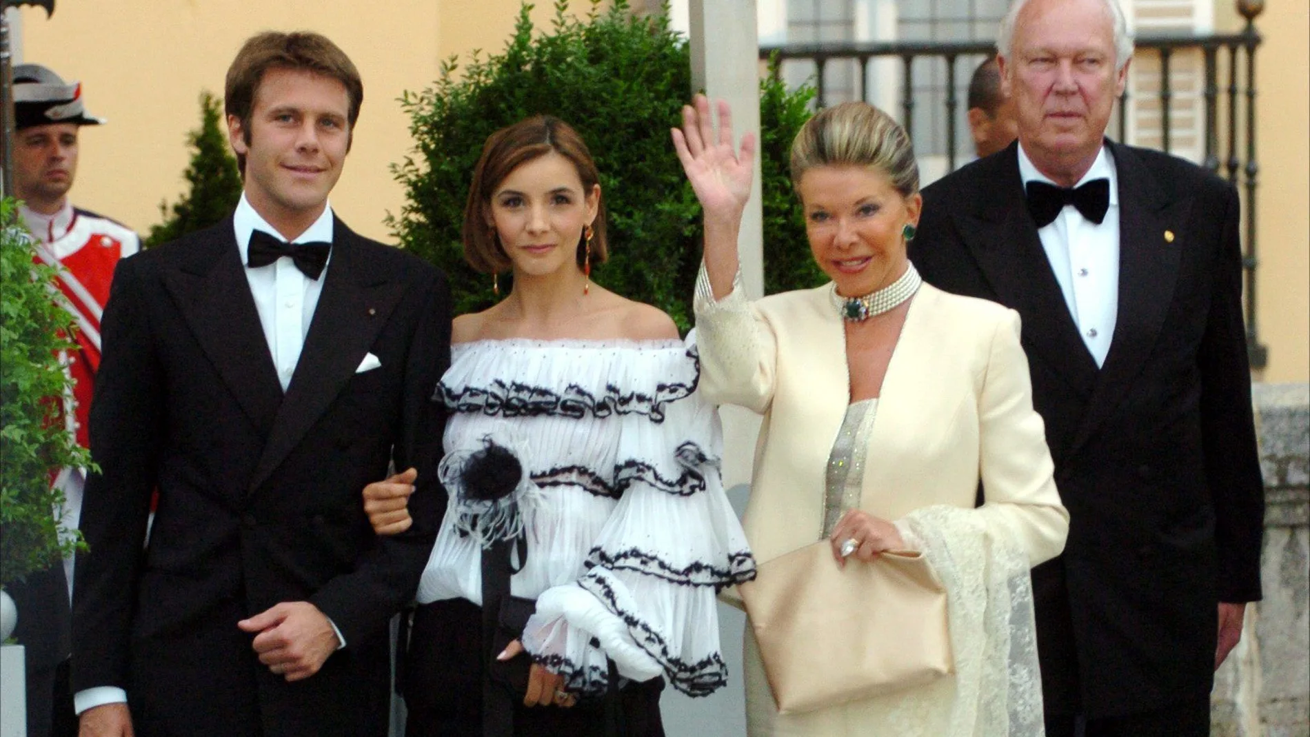 MANUEL FILIBERTO DE SABOYA , SU MUJER CLOTILDE COURAU ; MARINA DORIA Y VICTOR MANUEL DE SABOYA EN LA CENA DE GALA EN EL PALACIO DE EL PARDO PARA INVITADOS REALES COMO PARTE DE LAS CELEBRACIONES DE LA BODA REAL DEL PRINCIPE FELIPE DE BORBON Y DOÑA LETIZIA ORTIZ ( PRINCIPES DE ASTURIAS )