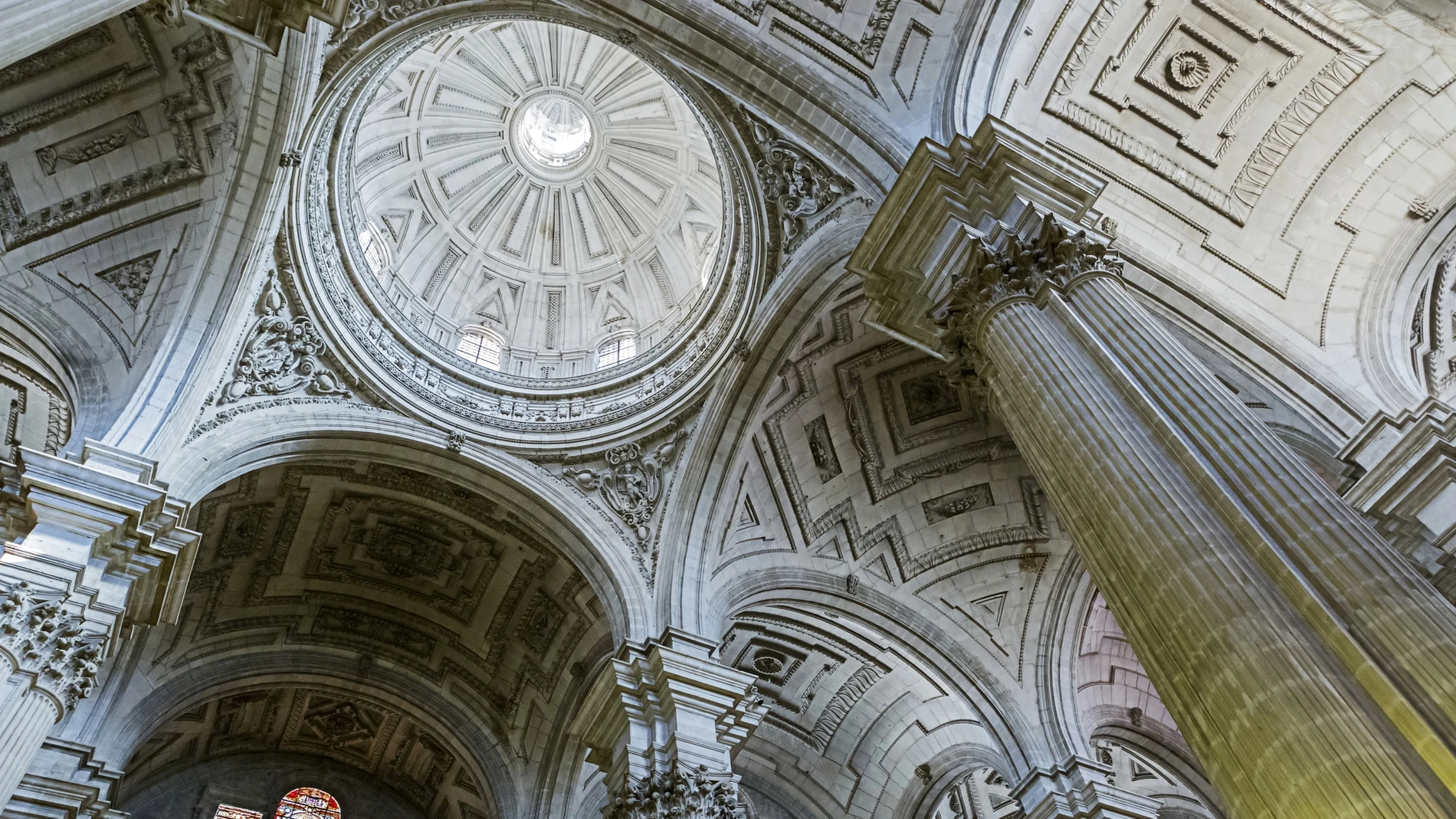 No todos los papas de la Iglesia Católica están enterrados en el Vaticano, los restos de algunos se encuentran en diferentes catedrales y lugares como España