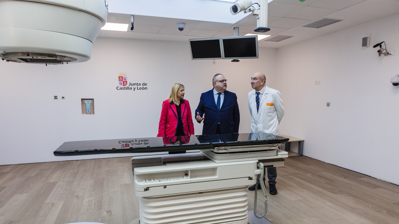 Sanidad reconoce con el sello Sacyl Excelente a 16 servicios hospitalarios y seis centros de salud de Castilla y León