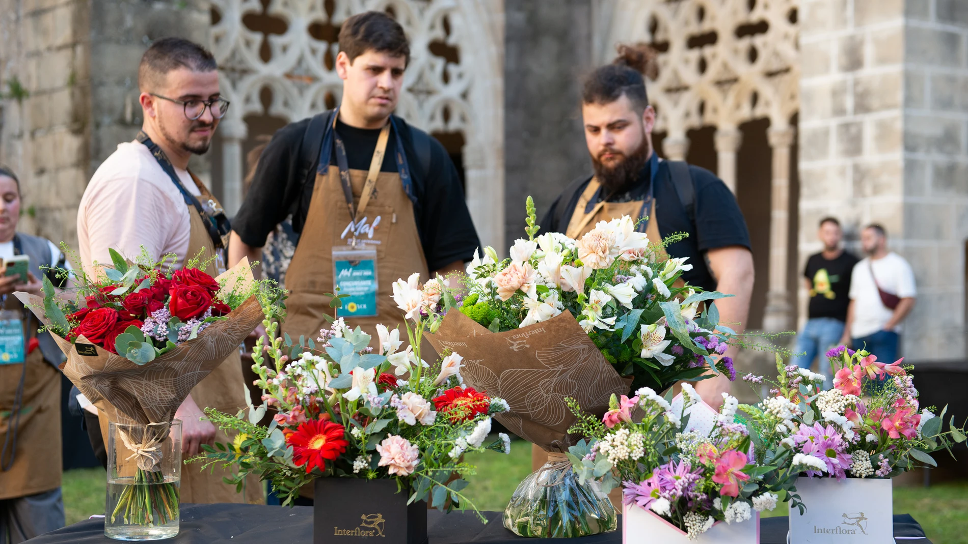Fotografías de ediciones anteriores del certamen Mejor Artesano Floral