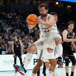 Llull atrapa un rebote ante el Surne Bilbao Basket