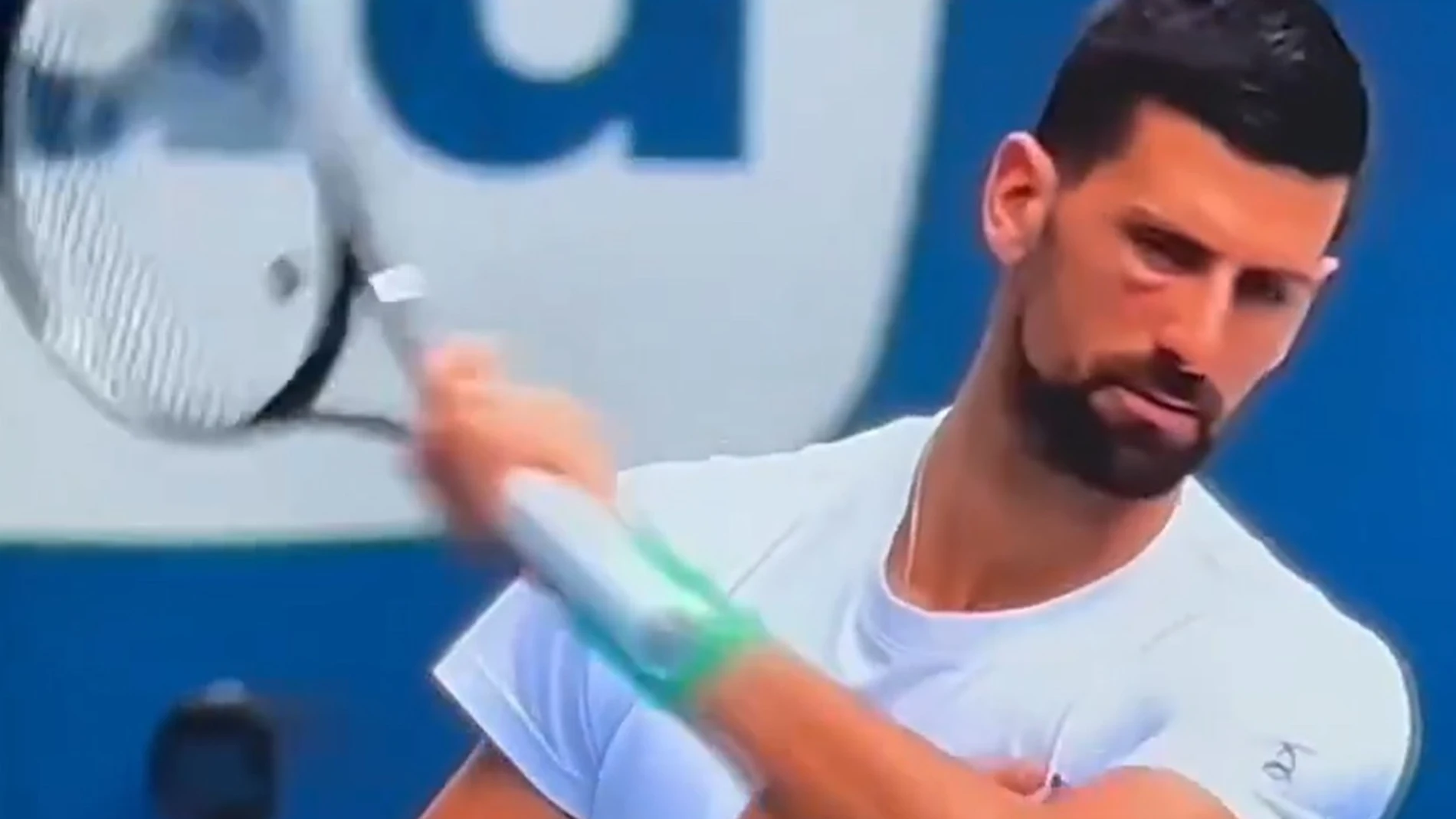 Djokovic, con el ojo derecho hinchado antes de la final del Masters 1.000 de Miami 2025