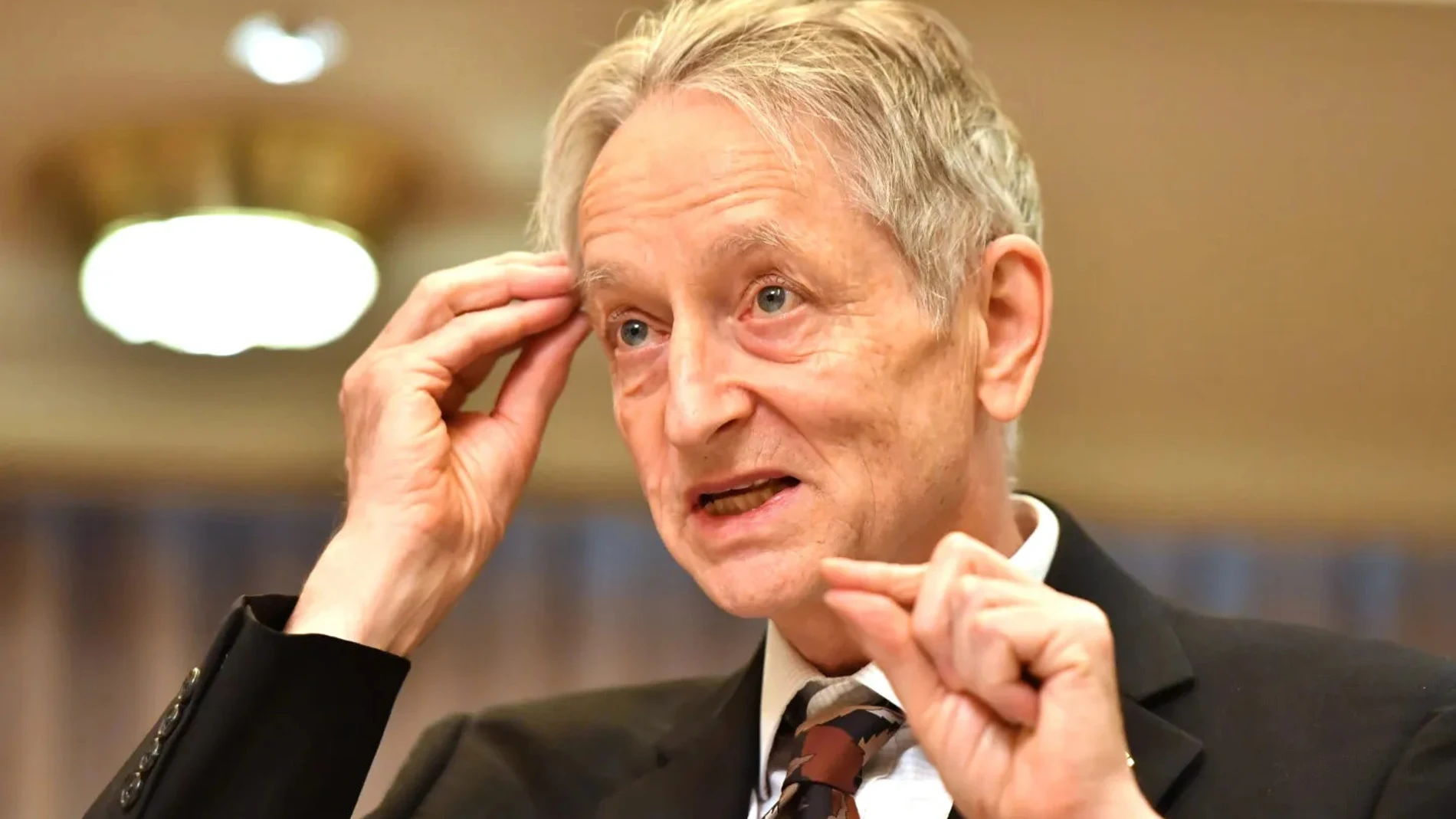 Geoffrey Hinton está considerado uno de los padrinos de la IA