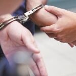 Sucesos.-Detenido un taxista en Barcelona por sustraer tarjetas bancarias a mayores y hacer extracciones