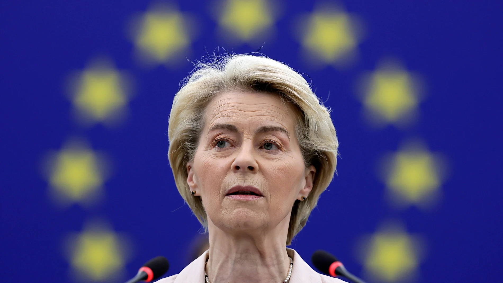 Strasbourg (France), 01/04/2025.- European Commission President Ursula von der Leyen speaks during a debate on 'Conclusions of the European Council meeting of 20 March 2025' at the European Parliament in Strasbourg, France, 01 April 2025. The EU Parliament's session runs from 31 March to 03 April 2025. (Francia, Estrasburgo) EFE/EPA/RONALD WITTEK