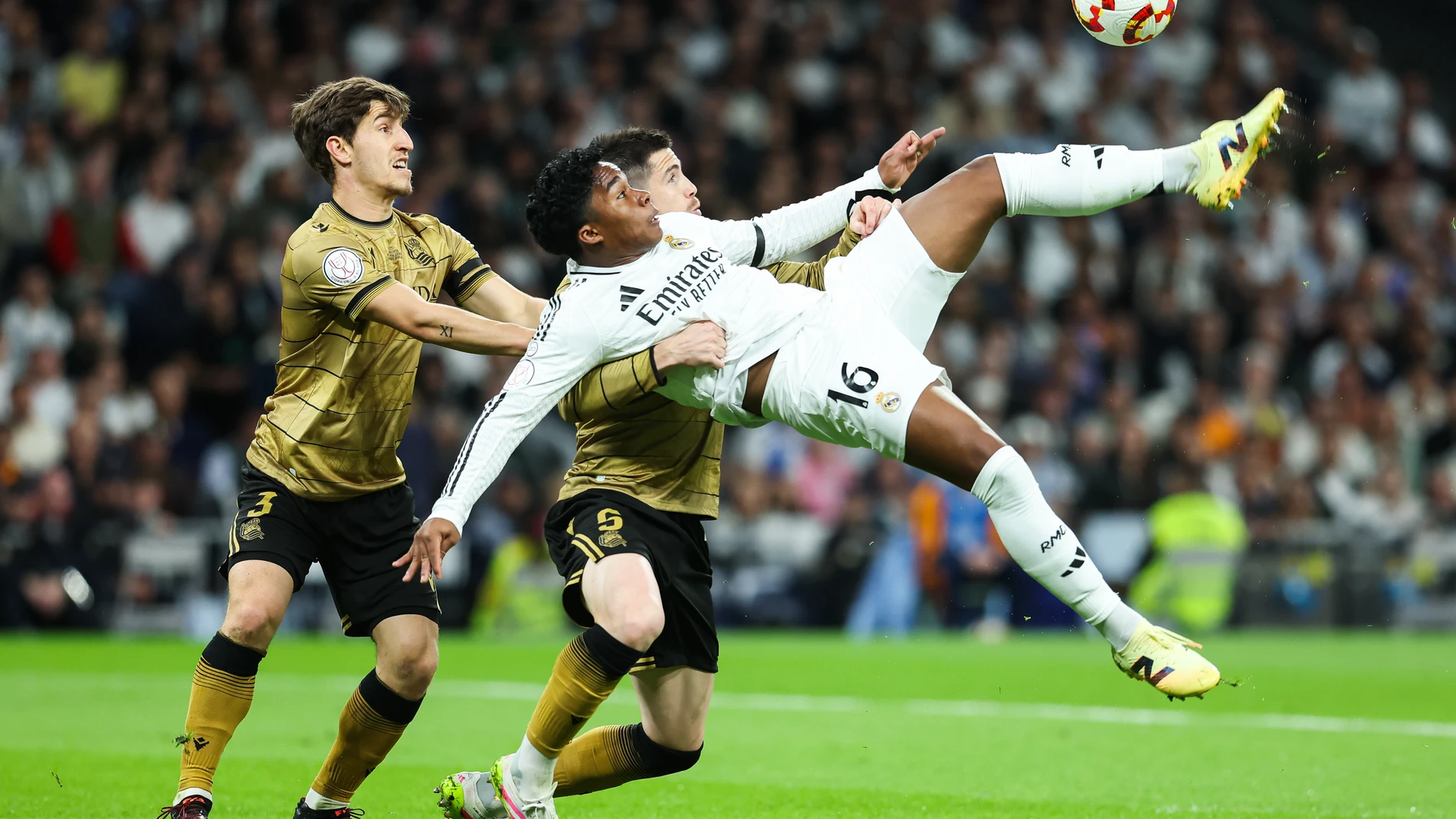 Endrick Moreira of Real Madrid in action during the Spanish Cup, Copa del Rey, football match Semifinal Second Leg played between Real Madrid and Real Sociedad at Santiago Bernabeu stadium on April 01, 2025, in Madrid, Spain. AFP7 01/04/2025 ONLY FOR USE IN SPAIN